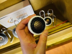 ベトナム　EMMA VIETNAM HO CHI MINH Audible Physics SAIGON サイゴン　カーオーディオ　コンテスト　技術セミナー DSPの使い方　音調整　サウンドチューニング　セミナー