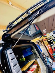 HUMMER H2 ハマー　リアゲート　ダンパー　ショック　サポート　ガス　GM純正　リフトゲート　交換　ヘビーデューティー　強力タイプ