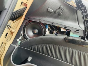 Vクラス BENZ ベンツ　スピーカー交換　ツイーター　ドアスピーカー　音質向上　サイバーナビ　Mercury Car Audio HOT WIRED