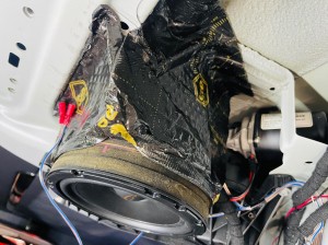 Vクラス BENZ ベンツ　スピーカー交換　ツイーター　ドアスピーカー　音質向上　サイバーナビ　Mercury Car Audio HOT WIRED