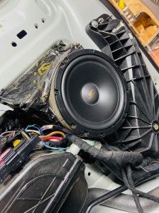 Vクラス BENZ ベンツ　スピーカー交換　ツイーター　ドアスピーカー　音質向上　サイバーナビ　Mercury Car Audio HOT WIRED