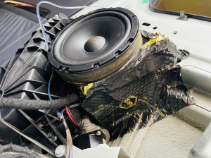 Vクラス BENZ ベンツ　スピーカー交換　ツイーター　ドアスピーカー　音質向上　サイバーナビ　Mercury Car Audio HOT WIRED
