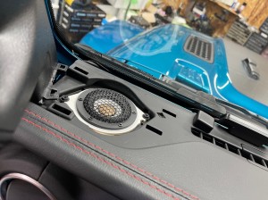 JL WRANGLER ラングラー JEEP ジープ　スピーカー交換　ダッシュボード　2インチ　3インチ  KICKER 音質向上　Audible Physics ツイーター取付　純正ナビ