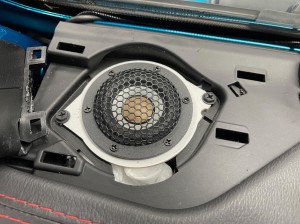JL WRANGLER ラングラー JEEP ジープ　スピーカー交換　ダッシュボード　2インチ　3インチ  KICKER 音質向上　Audible Physics ツイーター取付　純正ナビ