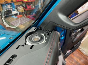 JL WRANGLER ラングラー JEEP ジープ　スピーカー交換　ダッシュボード　2インチ　3インチ  KICKER 音質向上　Audible Physics ツイーター取付　純正ナビ