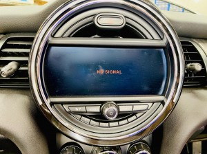 BMW ミニ MINI F57 ID4 CarPlay 後付け　カープレイ　純正ナビ　ミラーリング　NBT NBT EVO コーディング　有効化　F54 F56 F55 F60 R60 iDrive 名古屋　ホットワイヤード　iPhone ワイヤレス