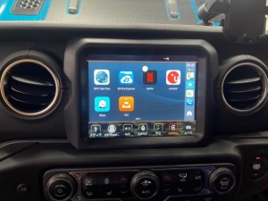 ジープ　純正ナビ　動画再生　動画視聴　JEEP ラングラー JL WRANGLER YOUTUBE NETFLIX ネットフリックス　プライムビデオ　CarPlay カープレイ　ワイヤレス　アンドロイドBOX ANDRODI AI BOX アンドロイド　S40　iPhone