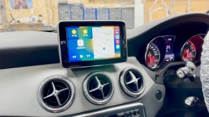 ベンツ純正ナビ　NTG4.5 NTG4.7 NTG5 NTG6 NTG5.0 NTG5S1 NTG5.1 カープレイ　後付け　ワイヤレス　CarPlay Android Auto ミラーリング　HDMI USB 映像入力 外部入力 AUX コーディング　インターフェース　iPhone APPLE Youtube ユーチューブ　動画再生　動画視聴　動画アプリ　プライムビデオ NETFLIX AMAZON