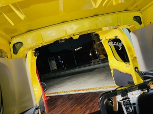 カングー　エアコン　冷える　効きを良くする　クーラーバッグ　デッドニング　断熱　断熱材　遮熱　防音　防振　遮音　吸音　ルーフの断熱　フロアーの断熱　KANGOO ルノー　キャンピングカー　スタイロフォーム　ファイバー　HOT WIRED 名古屋　ホットワイヤード　快適化　車内　