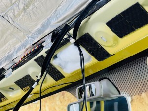 カングー　エアコン　冷える　効きを良くする　クーラーバッグ　デッドニング　断熱　断熱材　遮熱　防音　防振　遮音　吸音　ルーフの断熱　フロアーの断熱　KANGOO ルノー　キャンピングカー　スタイロフォーム　ファイバー　HOT WIRED 名古屋　ホットワイヤード　快適化　車内　