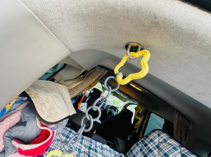 カングー　子育て　カスタム　キャンプ　キャンパー　車中泊　積載量　カーゴスペース　トランク　改造　ルームランプ　カーテン　赤ちゃん　カーオーディオ　HOT WIRED ダイパーステーション　オムツ　照明　車内灯　観音開き　カーゴドア　引っ掛けフック