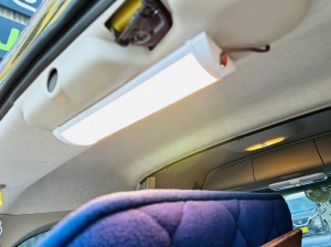 カングー　子育て　カスタム　キャンプ　キャンパー　車中泊　積載量　カーゴスペース　トランク　改造　ルームランプ　カーテン　赤ちゃん　カーオーディオ　HOT WIRED ダイパーステーション　オムツ　照明　車内灯　観音開き　カーゴドア