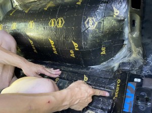 humme h2 デッドニング　調音施工　車内の快適化　静かにする　エアコンの効きを良くする　断熱処理　断熱材施工　ロードノイズ軽減　エアコンが弱い　stp シンサレート　