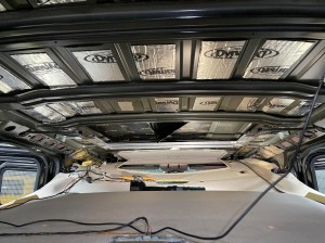humme h2 デッドニング　調音施工　車内の快適化　静かにする　エアコンの効きを良くする　断熱処理　断熱材施工　ロードノイズ軽減　エアコンが弱い　stp シンサレート　