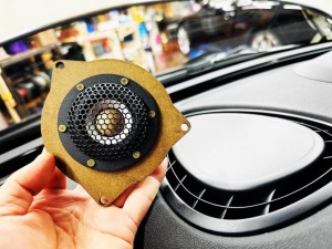 BMW MINI スピーカー交換　ドアスピーカー　センタースピーカー　音質改善　音質向上　ツイーター　Audible Physics HOT WIRED