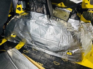 車内の快適化　静穏化　断熱処理　断熱材施工　調音施工　断熱施工　デッドニング　エアコン 猛暑　酷暑　車内温度　断熱　遮熱　防音　防振　結露　キャンピングカー　自動車　内装　エコカー　カングー　ハマー