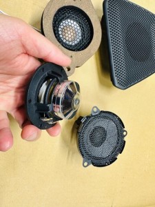 シトロエン　ds プジョー　純正ナビ　カーオーディオ スピーカー交換　センタースピーカー　ツイーター　CarPlay デッドニング　調音施工　Audible Physics Mercury Car Audio 純正focal focal フォーカル　純正プレミアムカーオーディオ　HOT WIRED ホットワイヤード　アンドロイド　Android Ai Box Android Auto リアモニター　外部モニター　Netflix プライムビデオ　フォーカル focal medea plug and play プラグアンドプレイ　plug & play