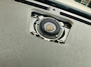 シトロエン　ds プジョー　純正ナビ　カーオーディオ スピーカー交換　センタースピーカー　ツイーター　CarPlay デッドニング　調音施工　Audible Physics Mercury Car Audio 純正focal focal フォーカル　純正プレミアムカーオーディオ　HOT WIRED ホットワイヤード　アンドロイド　Android Ai Box Android Auto リアモニター　外部モニター　Netflix プライムビデオ　フォーカル focal medea