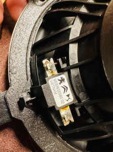 シトロエン　ds プジョー　純正ナビ　カーオーディオ スピーカー交換　センタースピーカー　ツイーター　CarPlay デッドニング　調音施工　Audible Physics Mercury Car Audio 純正focal focal フォーカル　純正プレミアムカーオーディオ　HOT WIRED ホットワイヤード　アンドロイド　Android Ai Box Android Auto リアモニター　外部モニター　Netflix プライムビデオ　フォーカル focal medea