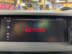 シトロエン　ds プジョー　純正ナビ　カーオーディオ スピーカー交換　センタースピーカー　ツイーター　CarPlay デッドニング　調音施工　Audible Physics Mercury Car Audio 純正focal focal フォーカル　純正プレミアムカーオーディオ　HOT WIRED ホットワイヤード　アンドロイド　Android Ai Box Android Auto リアモニター　外部モニター　Netflix プライムビデオ