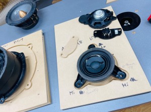 ボーズ　ハーマンカードン　マークレビンソン　BOSE B&W B&O カーオーディオ　音質改善　音質向上　スピーカー交換　DSP サブウーハー　Audible Physics Mercury Car Audio HOT WIRED ホットワイヤード　アウディ　AUDI S8 A8 A7 S7 A6 A4 スコーカー　ミッドレンジ