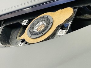 ボーズ　ハーマンカードン　マークレビンソン　BOSE B&W B&O カーオーディオ　音質改善　音質向上　スピーカー交換　DSP サブウーハー　Audible Physics Mercury Car Audio HOT WIRED ホットワイヤード　アウディ　AUDI S8 A8 A7 S7 A6 A4 ツイーター　センタースピーカー　交換　アップグレード