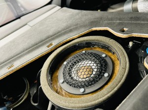 ボーズ　ハーマンカードン　マークレビンソン　BOSE B&W B&O カーオーディオ　音質改善　音質向上　スピーカー交換　DSP サブウーハー　Audible Physics Mercury Car Audio HOT WIRED ホットワイヤード　アウディ　AUDI S8 A8 A7 S7 A6 A4 ツイーター　センタースピーカー　交換　アップグレード　サラウンドスピーカー