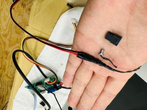 他でも売りに出していますので、稀に入れ違いで売れてしまってお買い上げいただけない場合があります。 その場合は、大変恐縮ですが、双方評価なしのスルーで対応願います。 あらかじめご了承の方のみお取引願います。   過去のトラブルの経験から、新規IDおよび取引実績が20以下の初心者の方とは取引しないことにしました。 大変申し訳ございませんが、入札しないでください。          ※以下の取引条件に同意いただける方のみとの取引でお願いします。 非常識なクレーマーがいますので、少し大げさですが、以下にディスクレーマーを記載致します。 いかなる理由でも『現状優先のノークレーム、ノーリターン，ノーサポート』でお願いします。返品／返金は受け付けません。細かい事が気になる神経質な方は入札しないでください。落札されたらすぐに連絡を取ってくださること，かんたん決済は24時間以内にしていただける事，受け取りましたら速やかに「受取連絡」をしていただける事をお願いいたします。トラブル防止の為，直接引き取りはお断りしております。郵送方法，宅配便業者の指定、日時の指定等は受け付けておりません。手間なので落札のご挨拶やメールのやり取り、送り状番号、問い合わせ番号、予想到着日時の連絡等の連絡は致しません。通常落札後すぐに発送していますが、海外出張等で対応が遅れる事があります、ものは必ず届きますので、お待ちいただける方のみお取引ください。せっかちな方、お急ぎ方はご遠慮ください。通販業者並みのサービスは提供できません。梱包は簡易梱包、再利用、最小限、または梱包なしです。梱包材や外箱まで商品だと言う方、画像の物が迅速かつ確実に届いた事実以上の要素を要求される方はトラブルの元ですのでご遠慮願います。領収書の発行は出来ません。ゆうちょはありません。郵送中の事故の責任はおいません。落札後の値引要求、条件変更、一切の交渉はやめてください。店頭販売もしていますので、他で売れてしまった場合など，当方の都合で早期終了する場合があります。また、商品が欠品／売切れの場合，「落札頂いてもお買い上げ頂けない場合があり得る」事をあらかじめご了承願います。このような場合は双方評価なしのスルーでお願いいたします。落札後は通常は直ちに対応しておりますが，個人が一人で運営しており，ごく稀に運悪く海外出張等により，ご連絡，発送が遅くなる場合がありますが，責任を持って確実に対応いたしますので，この点はあらかじめご了承願います。当方は身分を明らかにして正直にヤフオクをやっていますが、ヤフオクお取引の対応はメールでの対応のみとさせて頂きます。電話しないでください。直接取りに来ないでください。評価を希望されない方もいらっしゃる事から，先に評価をいただいた方にのみ評価をつけさせていただいております。 よろしくお願いいたします。