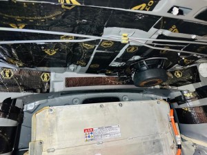 レクサス純正マークレビンソン  ウーハー　サブウーハー  交換　重低音　音質　改善　向上　低音　鬱陶しい　もっさりした低音　HOT WIRED MARK LEVINSON LS500 LS600 IS ES RX LX NX CS カーオーディオ  純正ナビ　LEXUS 名古屋　トランク　デッドニング　リアトレー　サラウンドスピーカー　スピーカー交換