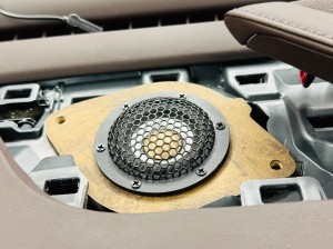 レクサス　マークレビンソン　センタースピーカー　ダッシュボード　スピーカー交換　音質改善　音質向上　mark levinson Audible Physics Mercury Car Audio HOT WIRED lexus LC500 LS500 LS600 LX LS RX IS GS NX 純正ナビ