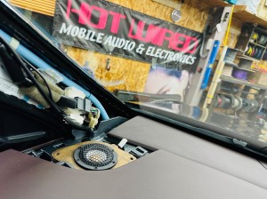 レクサス　マークレビンソン　センタースピーカー　ダッシュボード　スピーカー交換　音質改善　音質向上　mark levinson Audible Physics Mercury Car Audio HOT WIRED lexus LC500 LS500 LS600 LX LS RX IS GS NX 純正ナビ