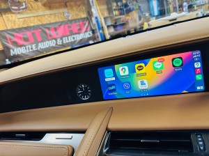 レクサス　LC500 LFA LEXUS 後付け　ワイヤレス　CarPlay カープレイ　iPhone Android Auto ミラーリング HDMI 外部入力 AVインターフェース　映像入力　ビデオ入力　カメラ入力　USB Bluetooth WiFi グーブルマップ　アマゾン　プライムビデオ AMAZON GOOGLE YAHOO ヤフーカーナビ　Youtube 動画再生　動画アプリ　Fire TV Stick ファイヤースティック　NETFLIX FULU テレビキャンセラー
