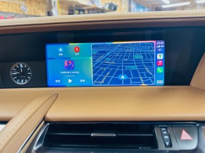 レクサス　LC500 LFA LEXUS 後付け　ワイヤレス　CarPlay カープレイ　iPhone Android Auto ミラーリング HDMI 外部入力 AVインターフェース　映像入力　ビデオ入力　カメラ入力　USB Bluetooth WiFi グーブルマップ　アマゾン　プライムビデオ AMAZON GOOGLE YAHOO ヤフーカーナビ　Youtube 動画再生　動画アプリ　Fire TV Stick ファイヤースティック　NETFLIX FULU テレビキャンセラー