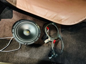 LEXUS レクサス　マークレビンソン　純正ナビ　スピーカー交換　リアドア　サラウンド　音質改善　音質向上　24スピーカー　MARK LEVINSON Audible Physics Mercury Car Audio ホットワイヤード
