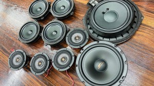 BMW MINI F60 F57 ミニ　スピーカー交換　ツイーター　音質改善　音質向上　カーオーディオ　純正ナビ　デッドニング　センタースピーカー　ウーハー　シート下　HOT WIRED ホットワイヤード　カーオーディオ専門店　Mercury Car Audio Audible Physics