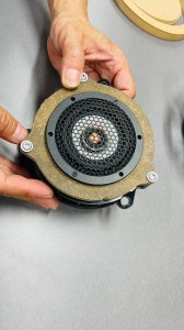 BMW MINI F60 F57 ミニ　スピーカー交換　ツイーター　音質改善　音質向上　カーオーディオ　純正ナビ　デッドニング　センタースピーカー　ウーハー　シート下　HOT WIRED ホットワイヤード　カーオーディオ専門店　Mercury Car Audio Audible Physics