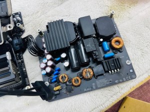 他でも売りに出していますので、稀に入れ違いで売れてしまってお買い上げいただけない場合があります。 その場合は、大変恐縮ですが、双方評価なしのスルーで対応願います。 あらかじめご了承の方のみお取引願います。   過去のトラブルの経験から、新規IDおよび取引実績が20以下の初心者の方とは取引しないことにしました。 大変申し訳ございませんが、入札しないでください。          ※以下の取引条件に同意いただける方のみとの取引でお願いします。 非常識なクレーマーがいますので、少し大げさですが、以下にディスクレーマーを記載致します。 いかなる理由でも『現状優先のノークレーム、ノーリターン，ノーサポート』でお願いします。返品／返金は受け付けません。細かい事が気になる神経質な方は入札しないでください。落札されたらすぐに連絡を取ってくださること，かんたん決済は24時間以内にしていただける事，受け取りましたら速やかに「受取連絡」をしていただける事をお願いいたします。トラブル防止の為，直接引き取りはお断りしております。郵送方法，宅配便業者の指定、日時の指定等は受け付けておりません。手間なので落札のご挨拶やメールのやり取り、送り状番号、問い合わせ番号、予想到着日時の連絡等の連絡は致しません。通常落札後すぐに発送していますが、海外出張等で対応が遅れる事があります、ものは必ず届きますので、お待ちいただける方のみお取引ください。せっかちな方、お急ぎ方はご遠慮ください。通販業者並みのサービスは提供できません。梱包は簡易梱包、再利用、最小限、または梱包なしです。梱包材や外箱まで商品だと言う方、画像の物が迅速かつ確実に届いた事実以上の要素を要求される方はトラブルの元ですのでご遠慮願います。領収書の発行は出来ません。ゆうちょはありません。郵送中の事故の責任はおいません。落札後の値引要求、条件変更、一切の交渉はやめてください。店頭販売もしていますので、他で売れてしまった場合など，当方の都合で早期終了する場合があります。また、商品が欠品／売切れの場合，「落札頂いてもお買い上げ頂けない場合があり得る」事をあらかじめご了承願います。このような場合は双方評価なしのスルーでお願いいたします。落札後は通常は直ちに対応しておりますが，個人が一人で運営しており，ごく稀に運悪く海外出張等により，ご連絡，発送が遅くなる場合がありますが，責任を持って確実に対応いたしますので，この点はあらかじめご了承願います。当方は身分を明らかにして正直にヤフオクをやっていますが、ヤフオクお取引の対応はメールでの対応のみとさせて頂きます。電話しないでください。直接取りに来ないでください。評価を希望されない方もいらっしゃる事から，先に評価をいただいた方にのみ評価をつけさせていただいております。 よろしくお願いいたします。