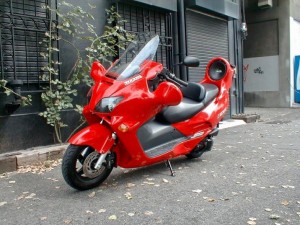 フォルツァ　ビクスク　ビッグスクーター　オーディオ　カスタム　HOT WIRED カーオーディオ  ホットワイヤード