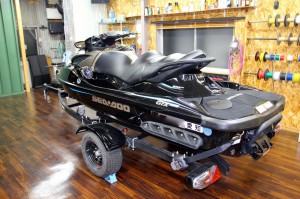 マリンジェット　オーディオ　カーオーディオ  ジェットスキー　SEADOO シーデュー　スピーカー取付　iPhone Bluetooth ブルーツース　防水スピーカー　マリンスピーカー　大きな音　良い音　ジェット　船舶　ボート　海　防水スピーカー