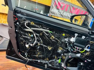 レクサス　マークレビンソン  LEXUS MARK LEVINSON スピーカー交換　ダッシュボード　ミッドハイ　ツイーター　ウーハー　ドアスピーカー　フロントスピーカー　センタースピーカー  HOT WIRED Audible Physics Mercury Car Audio 音質改善　音質向上