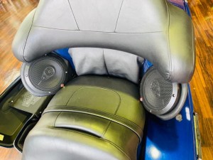 ハーレー　オーディオ　カスタム　スピーカー交換　ツイーター　大音量　音質　大きな音　harely davidson バイク用オーディオ　モーターサイクル　防水　カーオーディオ  バイクオーディオ　12v マリンジェット　ジェットスキー　ボート　防水オーディオ　防水スピーカー　cvo ツーリング　bmw カーオーディオ専門店　ホットワイヤード　HOT WIRED ショーバイク　カスタムバイク　サブウーハー  ウーハー　フルレンジスピーカー　爆音　リアスピーカー　フロントカウル　パニアケース