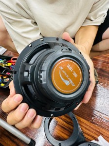 ハーレー　スピーカー　オーディオ　大きな音で聴きたい　スピーカー交換　Bluetooth ワイヤレス　CarPlay HARLEY CVO ツーリングモデル　4スピーカー　6スピーカー　スピーカー交換　オーディオ取付　バイクオーディオ　モーターサイクル　BMW 爆音　大音量　HOT WIRED ホットワイヤード　HAMMER TECH アンプ　デッキ　交換　防水　パワーアンプ　Mercury Car Audio ROCKFORD