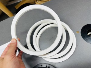 ハーレー　スピーカー　オーディオ　大きな音で聴きたい　スピーカー交換　Bluetooth ワイヤレス　CarPlay HARLEY CVO ツーリングモデル　4スピーカー　6スピーカー　スピーカー交換　オーディオ取付　バイクオーディオ　モーターサイクル　BMW 爆音　大音量　HOT WIRED ホットワイヤード　HAMMER TECH アンプ　デッキ　交換　防水　パワーアンプ　Mercury Car Audio ROCKFORD