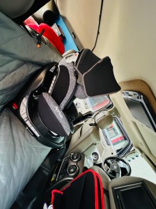 HUMMER H2 チャイルドシート　フラット　ベッド　Aprica フラディア グロウ　アップリカ　寝れる　赤ちゃん　子育て　カスタム　ハマー