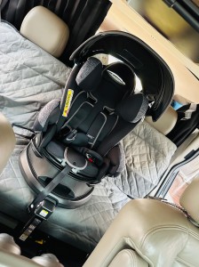HUMMER H2 チャイルドシート　フラット　ベッド　Aprica フラディア グロウ　アップリカ　寝れる　赤ちゃん　子育て　カスタム　ハマー