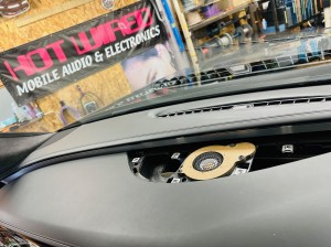 audi s8 a8 s7 a7 a6 s6 q7 a4 q3 ボーズ　bose スピーカー交換　センタースピーカー  ツイーター　b&o バングアンドオルフセン　Audible Physics ram2 HOT WIRED アウディ　音質改善　音質向上　純正ナビ　インナーバッフル　サラウンド　dsp 内蔵アンプ　ボーズサウンド　ボーズシステム　boseサウンド　boseシステム　ツイーター　ウーハー