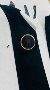 ND ロードスター BOSE 純正ボーズ　純正ナビ　マツコネ　BOSEサウンド　ボーズサウンド BOSEシステム　ヘッドレスト　スピーカー交換　ツイーター　内蔵　埋め込み　移設　シート内蔵　HOT WIRED カーオーディオ　音質　向上　改善　Audible Physics 埋込加工　ピラー
