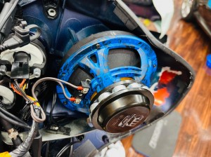 ハーレー　スピーカー　オーディオ　大きな音で聴きたい　スピーカー交換　Bluetooth ワイヤレス　CarPlay HARLEY CVO ツーリングモデル　4スピーカー　6スピーカー　スピーカー交換　オーディオ取付　バイクオーディオ　モーターサイクル　BMW 爆音　大音量　HOT WIRED ホットワイヤード