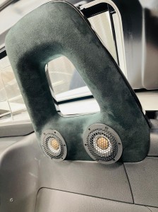 ND ロードスター BOSE 純正ボーズ　純正ナビ　マツコネ　BOSEサウンド　ボーズサウンド BOSEシステム　ヘッドレスト　スピーカー交換　ツイーター　内蔵　埋め込み　移設　シート内蔵　HOT WIRED カーオーディオ　音質　向上　改善　Audible Physics 埋込加工　ピラー　アルカンターラ　