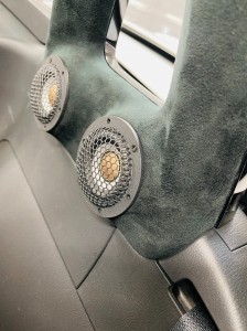 ND ロードスター BOSE 純正ボーズ　純正ナビ　マツコネ　BOSEサウンド　ボーズサウンド BOSEシステム　ヘッドレスト　スピーカー交換　ツイーター　内蔵　埋め込み　移設　シート内蔵　HOT WIRED カーオーディオ　音質　向上　改善　Audible Physics 埋込加工　ピラー　アルカンターラ　